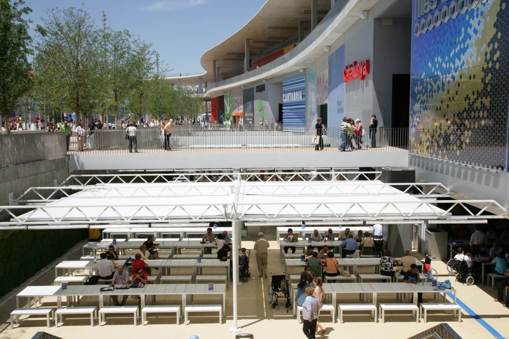 TAU CERÁMICA. Keraon. Mobiliario urbano. Expo Zaragoza (2).