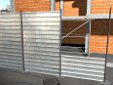 Vallado provisional de solar con paneles metálicos Vallado provisional de solar con paneles metálicos
